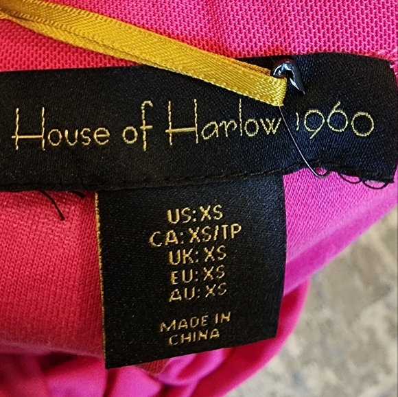 NWT House Of Harlow 2 Piece Skirt Crop Top Mesh Stretch Ruched Size XS Hot Pink - Picture 2 of 16